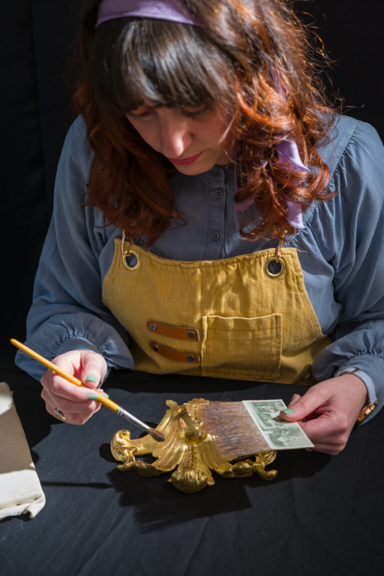 pose de feuille d'or