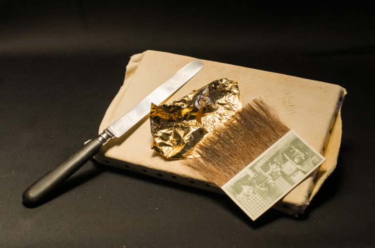 matériels de dorure couteau à dorer palette à dorer coussin à dorer feuille d'or